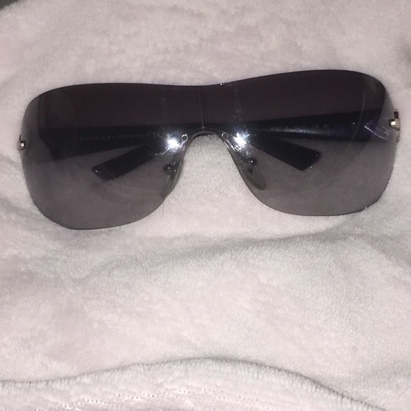 BVLGARI SHADES GREAT CONDITION - Picture 2 of 3